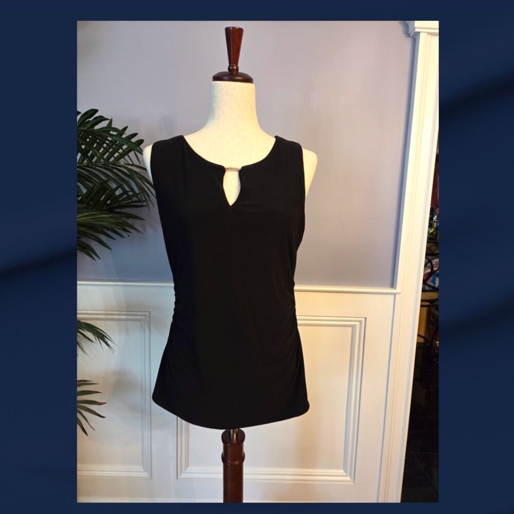 White House Black Market Reversible Top. 2 Different looks!